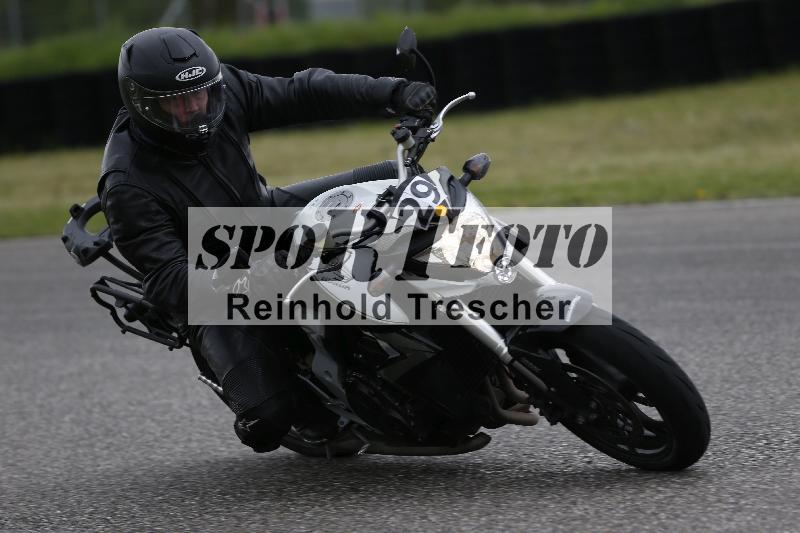 Archiv-2025/10 23.04.2025 Cornu Master School ADR/rot-rouge/29